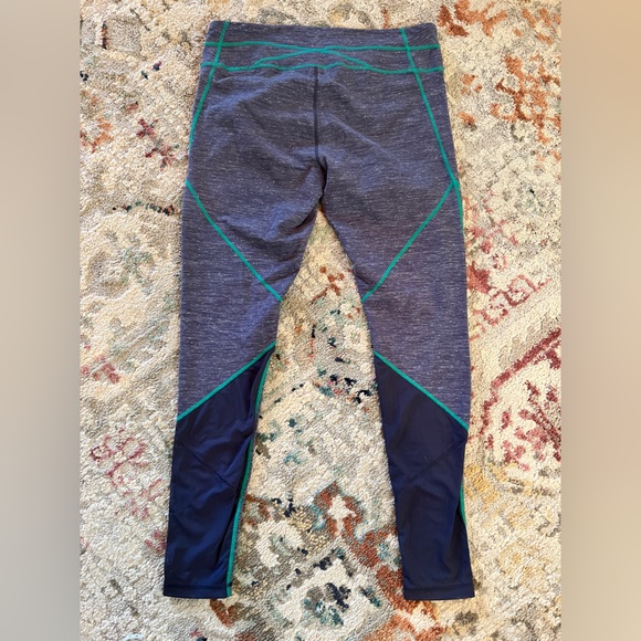 Zella Live In Legging Grey with Green Stitching Size Large - Picture 6 of 8